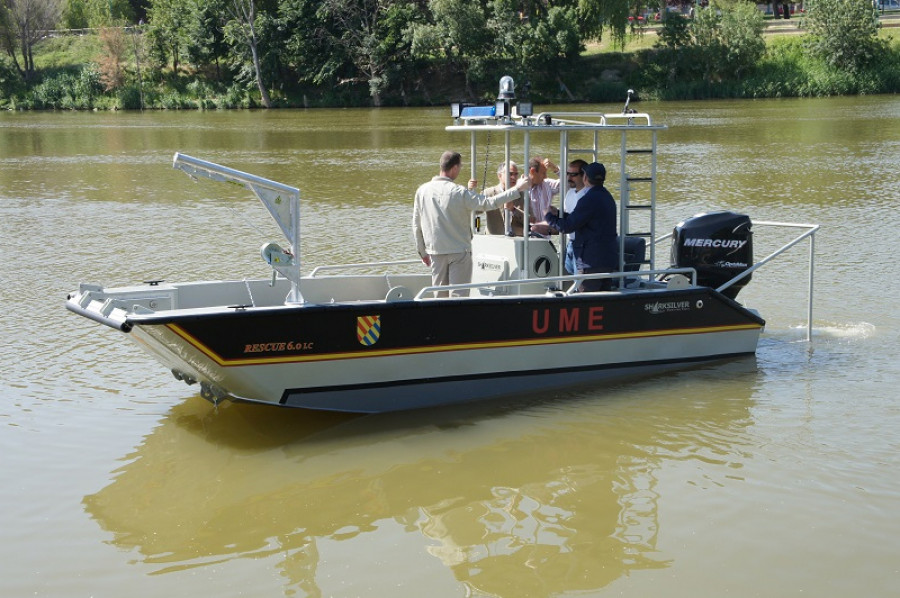 Embarcación de aluminio de la UME. Foto: Sharksilver