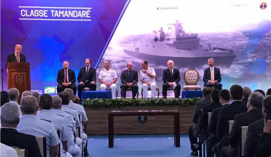 A cerimônia de assinatura aconteceu no Arsenal de Marinha do Rio de Janeiro