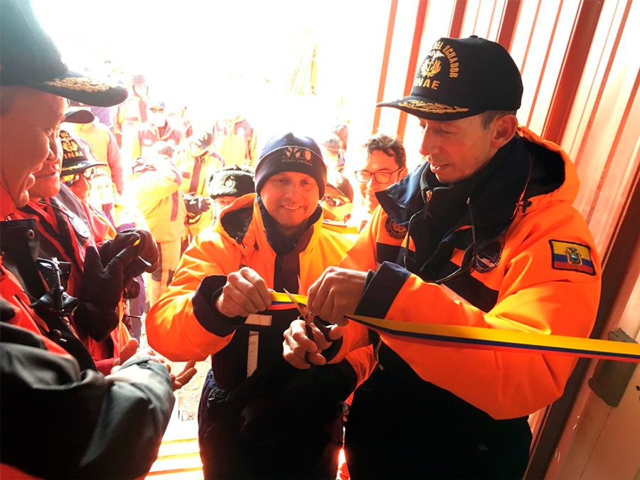Inauguración del módulo de Mando y Control en la base antártica Pedro Vicente Maldonado. Foto: Armada de Ecuador