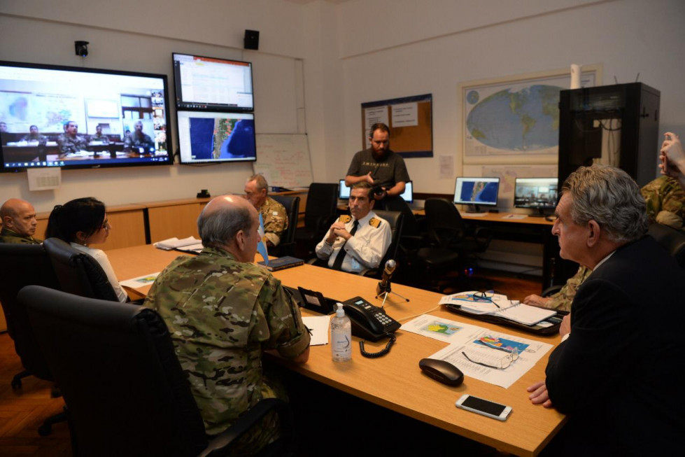 La videofonferencia entre el ministro Rossi y los comandantes operacionales. Foto: Ministerio de Defensa