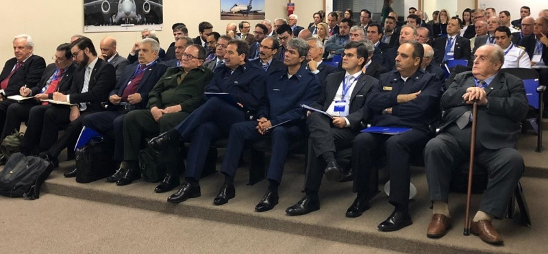 O encontro aconteceu no complexo industrial da Embraer em São José dos Campos.