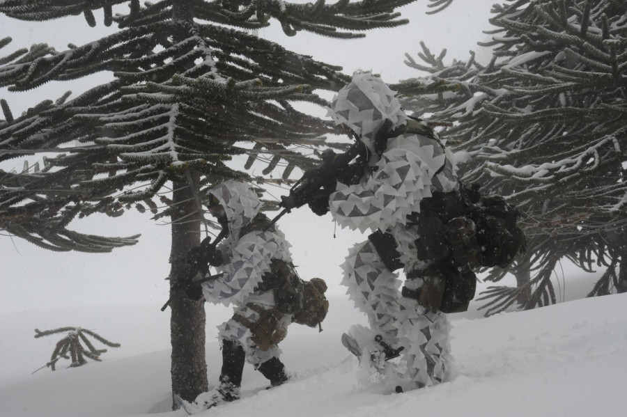 Operadores de la Agrupación Especial de Montaña de la BOE Lautaro. Foto: Ejército de Chile