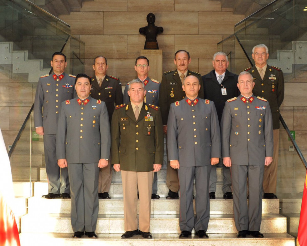 Las delegaciones en el Edificio Ejército Bicentenario. Foto: Ejército de Chile