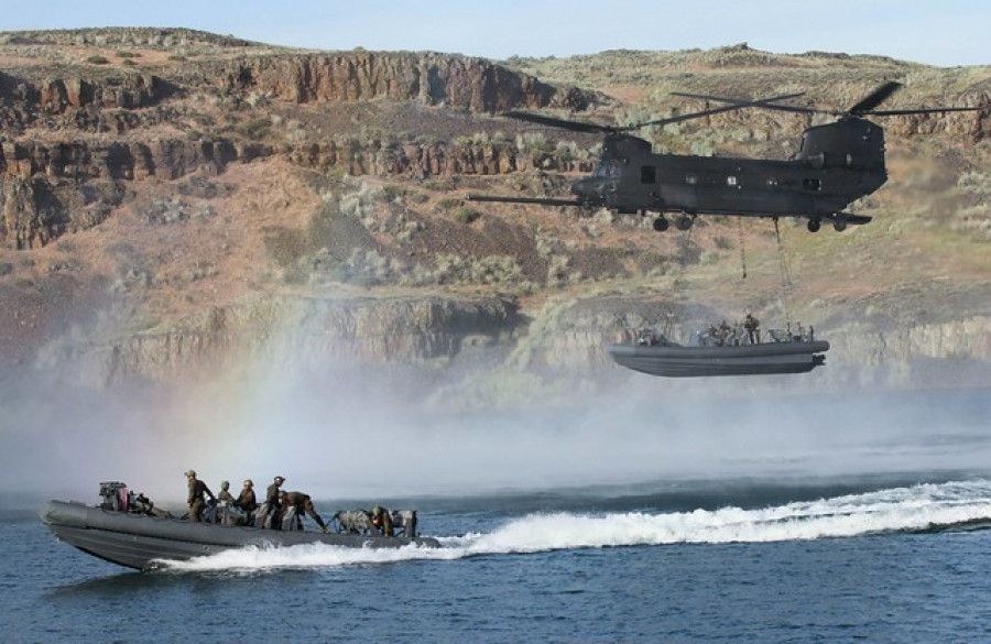 Helicóptero MH-47G Chinook durante un entrenamiento. Foto: Ejército de Estados Unidos