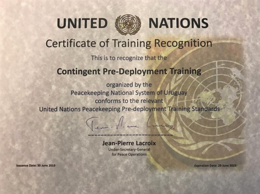 Certificado entregado a Uruguay Foto: ENU