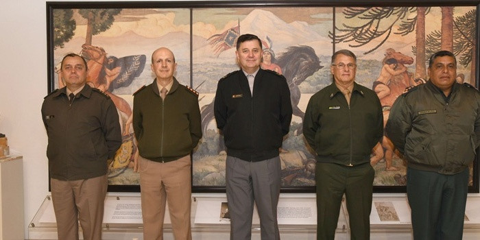 Los líderes militares abordaron en el encuentro temas de desarrollo académico, tecnológico y de seguridad. Foto: Ejército de Chile