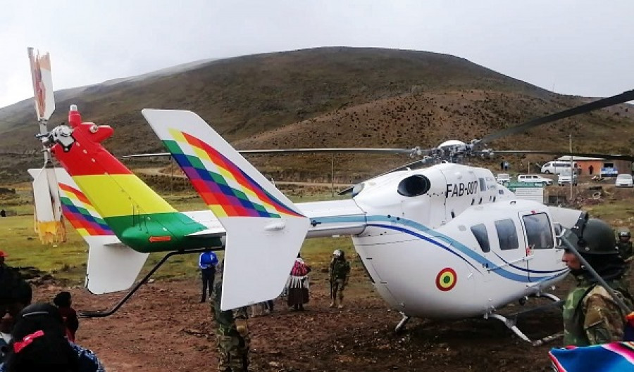 El H145 matrícula FAB-007, en el que se aprecian los daños sufridos en el rotor de cola. Foto: Ministerio de Defensa.