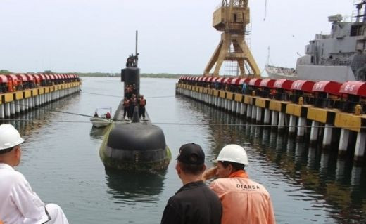 El S-31 Sábalo varado en Dianca para su reparación. Foto: Dianca.