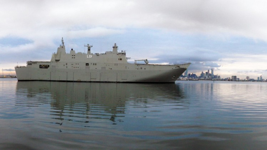 Buque australiano Adelaide, de la clase Canberra. Foto: BAE Systems Australia