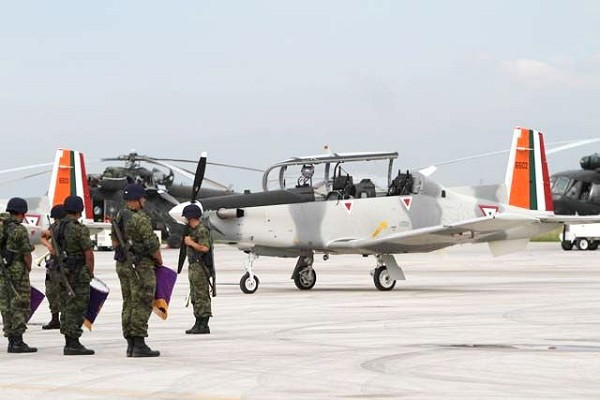 Foto nota se estrella un  T 6C Texan II de la  FAM1