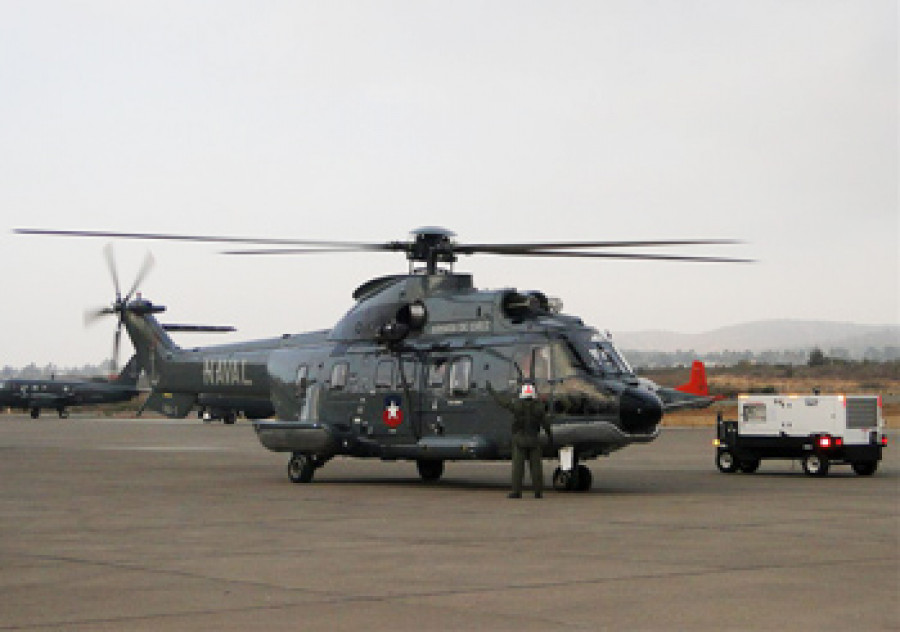 La Chile recibe dos helicópteros Eurocopter AS332L Super