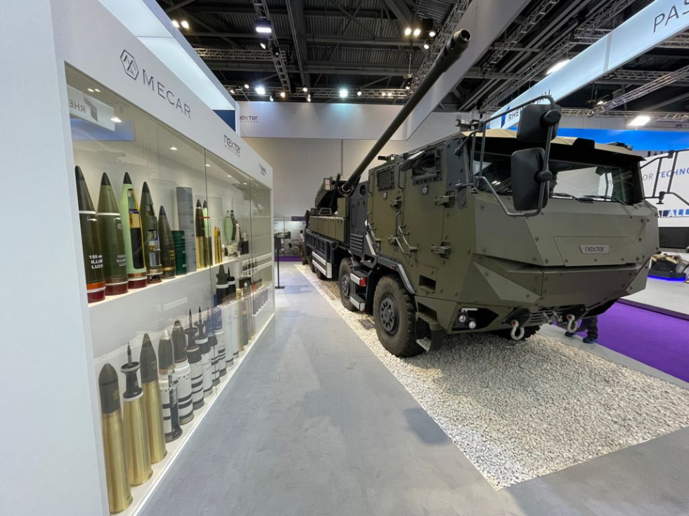 Caesar 8x8 expuesto en DSEI 2021. Foto: Nexter