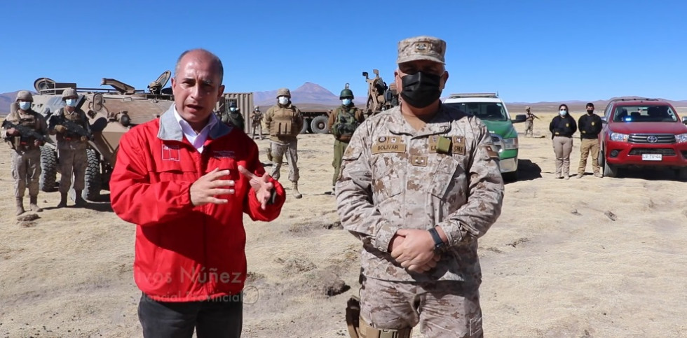 El delegado presidencial provincial del Tamarugal anuncia la nueva medida. Imagen: Ministerio del Interior y Seguridad Pública de Chile