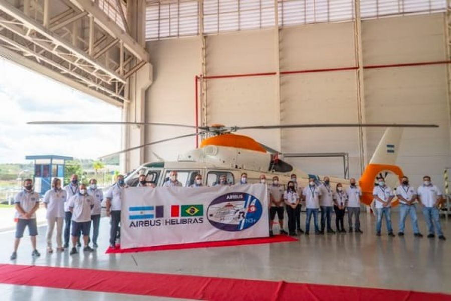 Entrega de Airbus AS365N2 Dauphin. Foto: Helibras.