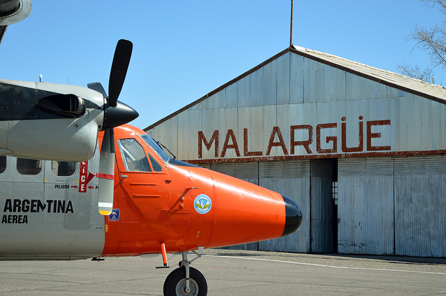 Ejercicio glaciar 2021 Twin Otter [SM Cristian Sotelo]