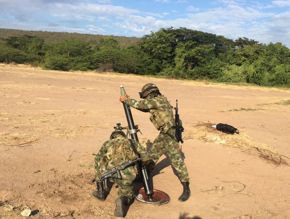 ENTRNAMIENTO MORTEROS 81MM. FOTO EJÉRCITO COLOMBIANO