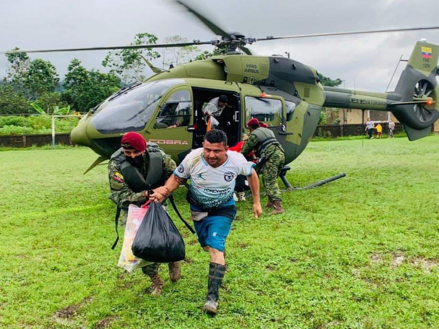 H145 ECUATORIANO EN LABORES DE RESCATE. FOTO FUERZA AEREA ECUADOR (3)