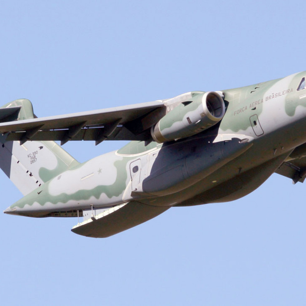 Brasil envía un avión KC-390 a Polonia para repatriar a sus ciudadanos que huyeron de Ucrania
