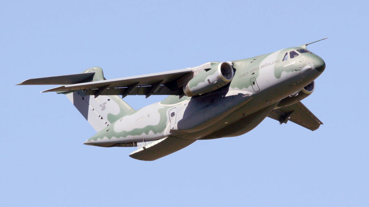 Brasil envía un avión KC-390 a Polonia para repatriar a sus ciudadanos que huyeron de Ucrania