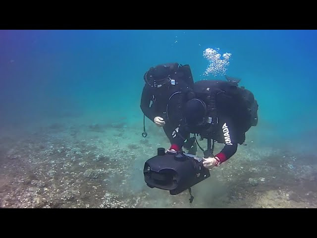 Defensa muestra en este vídeo qué lleva una buceadora de medidas contra minas en la mochila