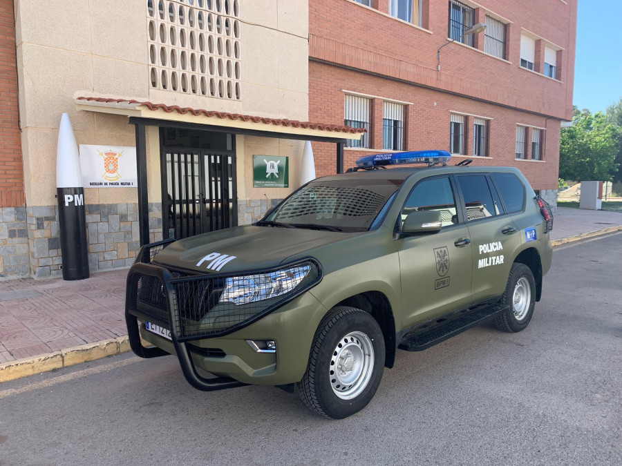 El Ejército entrega nueve Toyota Land Cruiser al Batallón de Policía