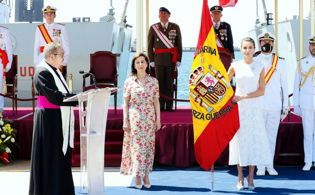 Reina entrega bandera fuerza naval especial 20220607 05