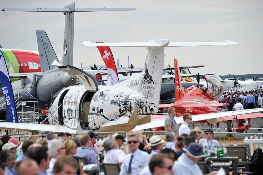 Aviones expuestos durante el salón de Farnborough 2018. Foto FIA