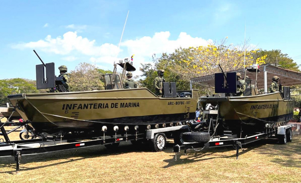 BOTES DE BAJO CALADO COLOMBIANOS. FOTO ARMADA NACIONAL