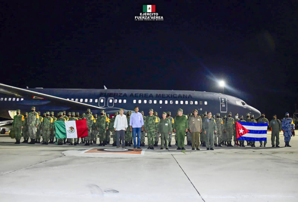 Fuerza Aérea Mexicana establece puente aéreo a Cuba en apoyo en incendio