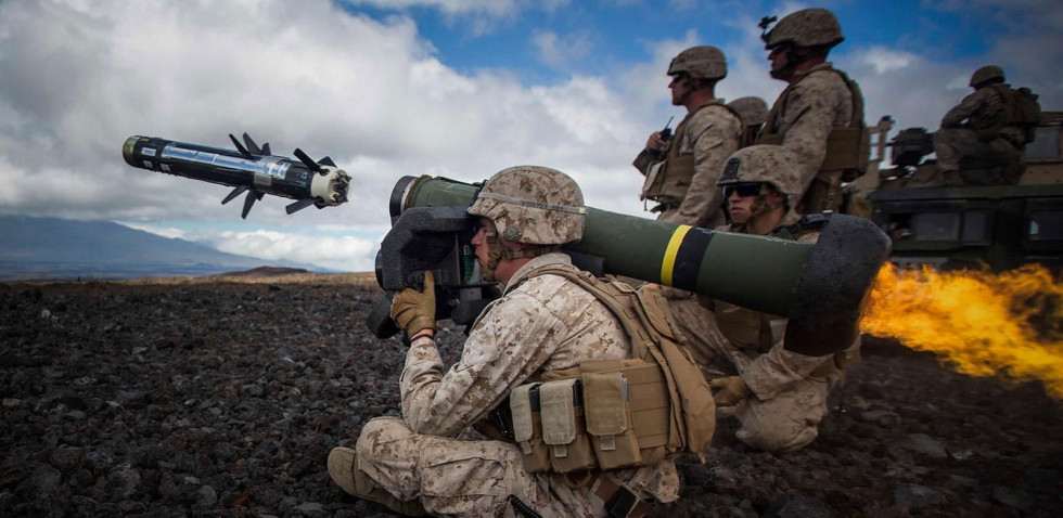 Lanzamiento de un misil Javelin. Foto Raytheon Missiles and Defense