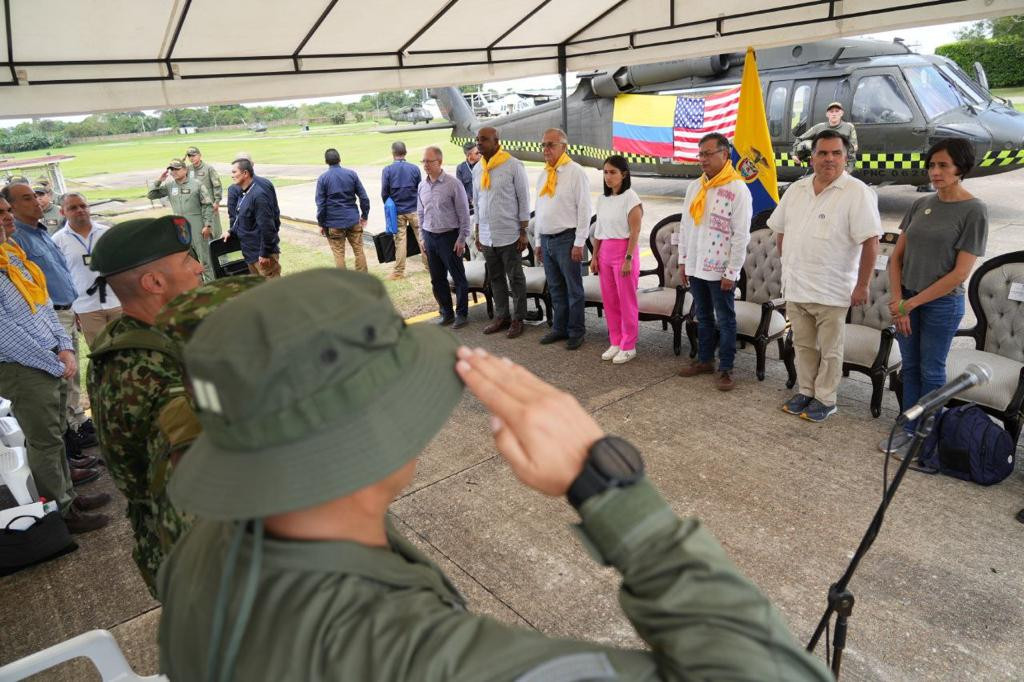 BlackHawk donados por EEUU 2. Foto imagen Policu00eda Colombiana