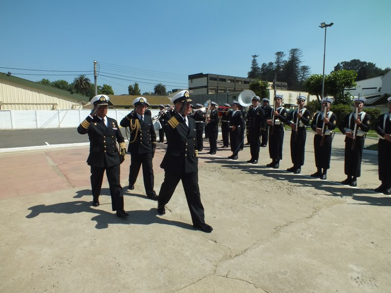 Honores al Comoper en ceremonia de cambio del Comfues Foto Armada de Chile