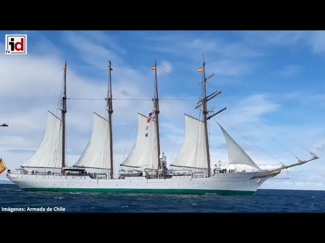 Cádiz despide al buque 'Juan Sebastián de Elcano'