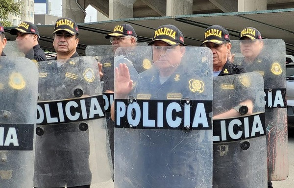 EscudosPoliciaPeru ene2023 PoliciaNacionalPeru