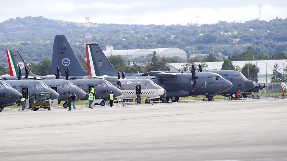 Aviones de la Fuerza Aérea Mexicana   Foto Jose Quevedo