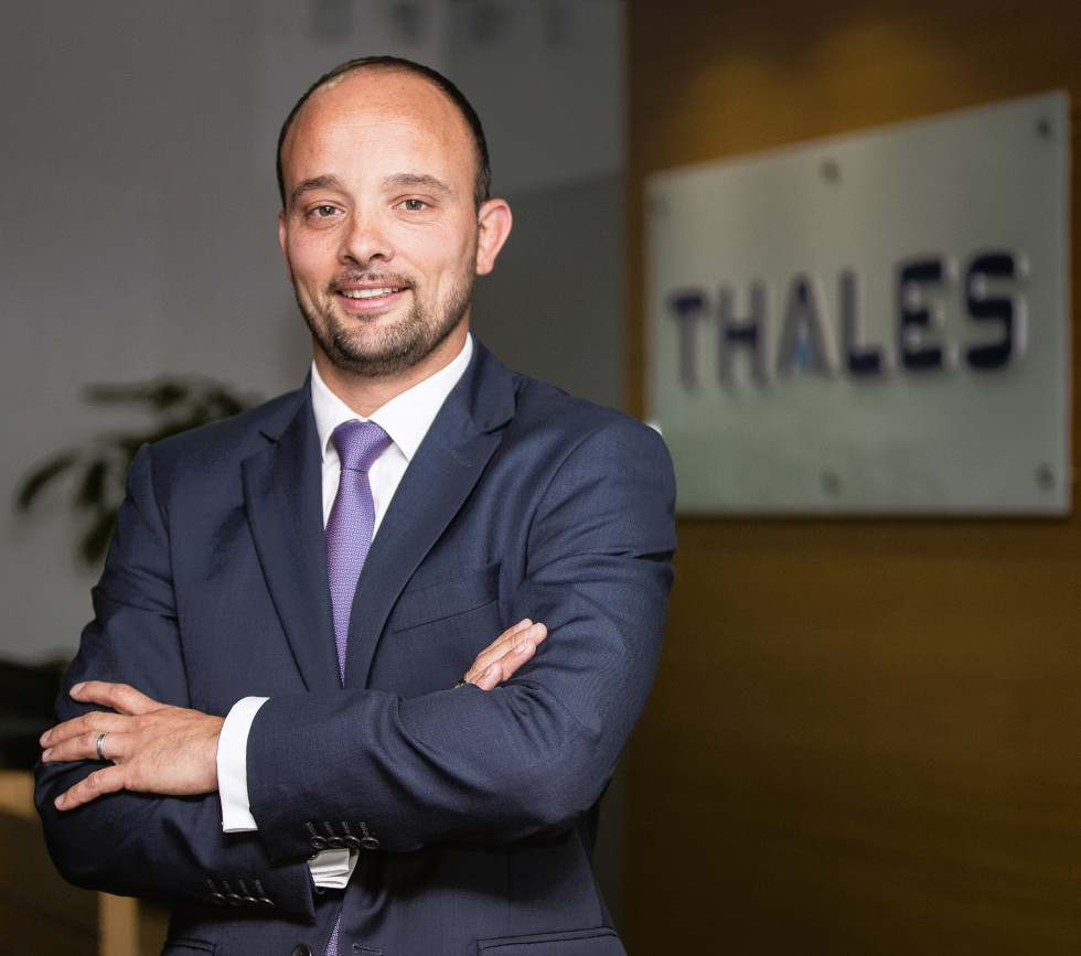 E THALES (2)