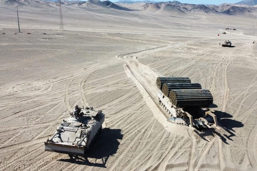 Vehu00edculos de combate de ingenieros de la Brigada Acorazada La Concepciu00f3n Foto Eju00e9rcito de Chile