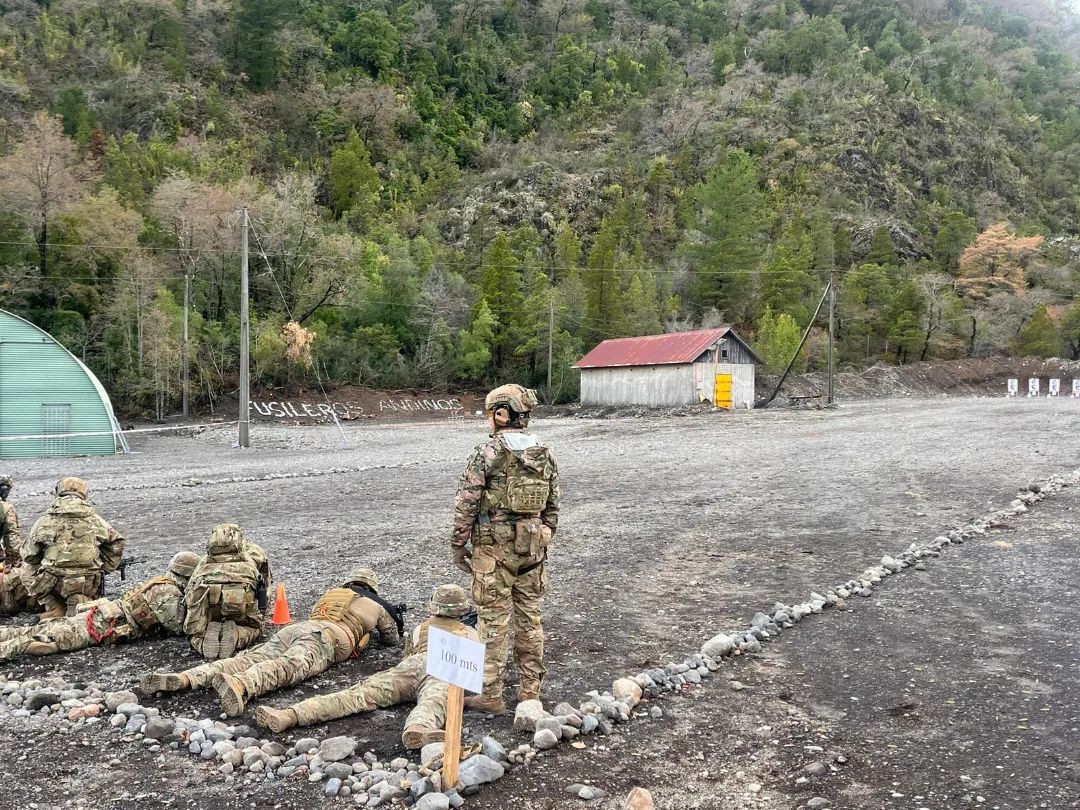 Entrenamiento de la Compau00f1u00eda Andina del Destacamento de Montau00f1a Los u00c1ngeles y Escuela de Paracaidistas y Fuerzas Especiales en Antuco Foto Eju00e9rcito de Chile 006