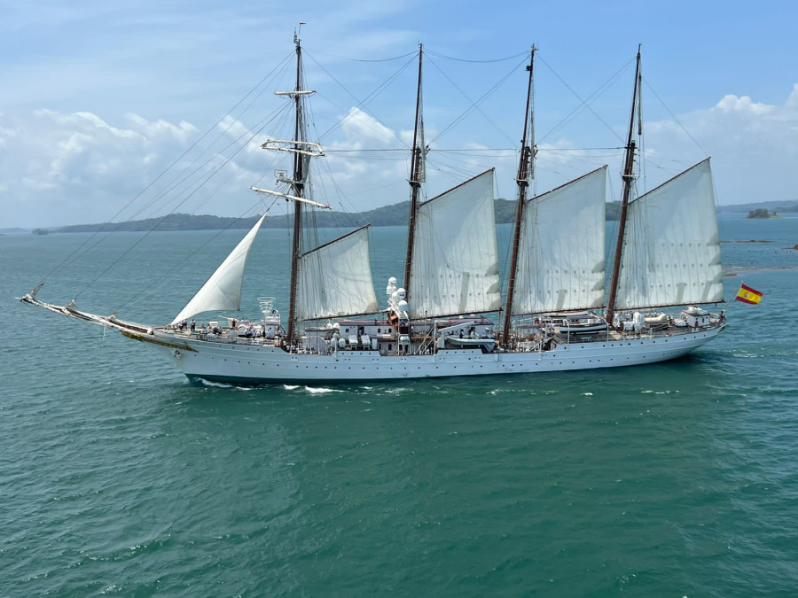 Buque escuel elcano armada