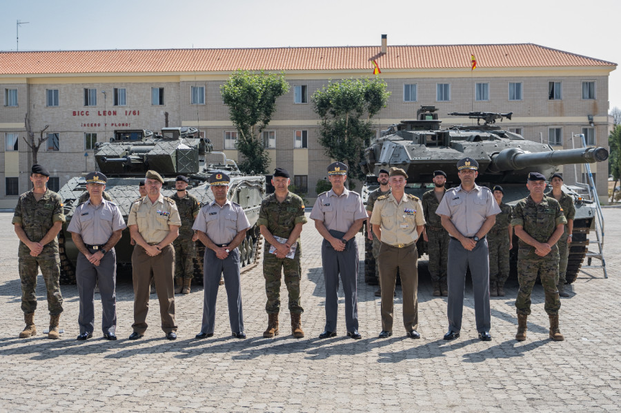 Visita del Ejército de Chile a la Brigada Acorazada Guadarrama XII Foto Ejército de Tierra español