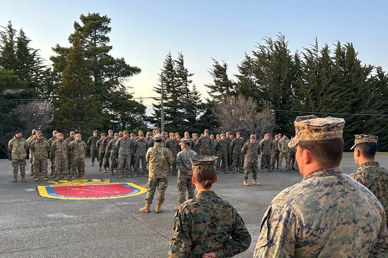 Infantes de Marina de Chile y Estados Unidos en las instalaciones del DIM Cochrane en Ru00edo de los Ciervos de Punta Arenas Foto Armada de Chile