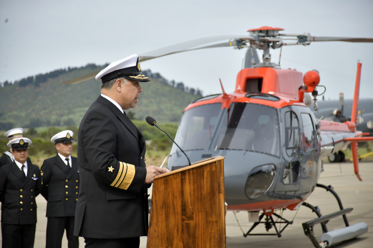 Ceremonia de incorporaciu00f3n del quinto y u00faltimo helicu00f3ptero Airbus H125 de la Aviaciu00f3n Naval Foto Armada de Chile 005