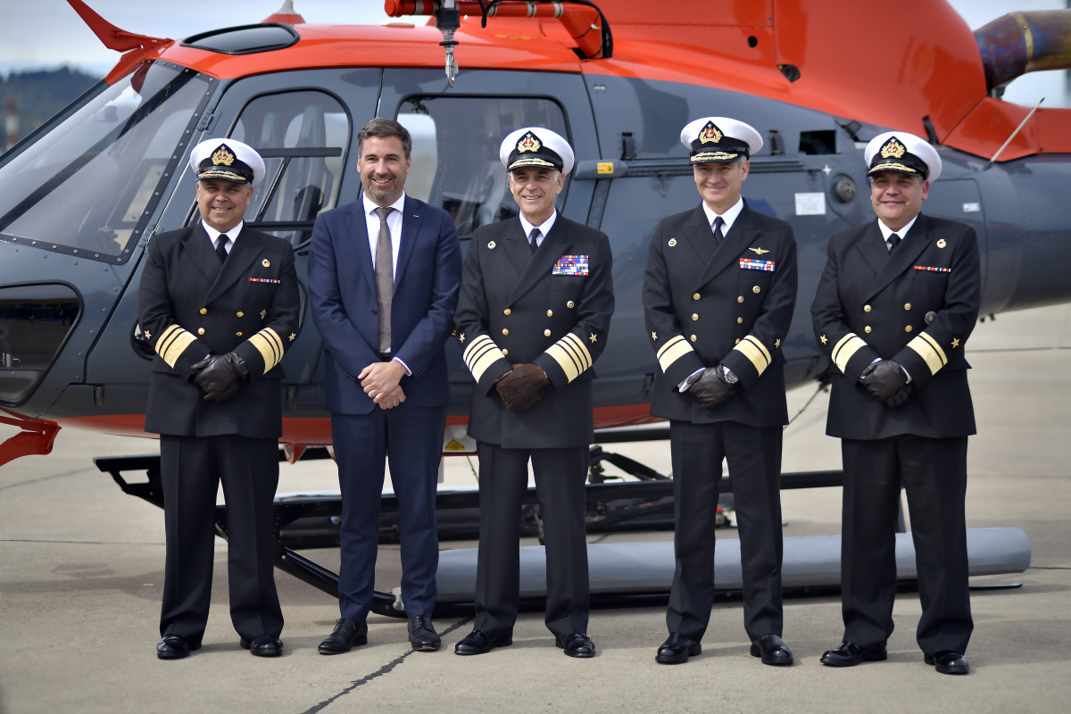 Ceremonia de incorporaciu00f3n del quinto y u00faltimo helicu00f3ptero Airbus H125 de la Aviaciu00f3n Naval Foto Armada de Chile 007