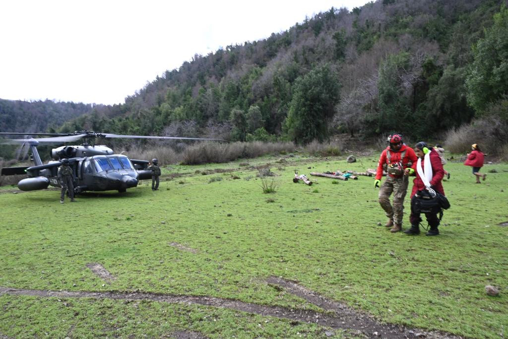 Despliegue au00e9reo por inundaciones en la zona centro sur del pau00eds Foto FACh 002