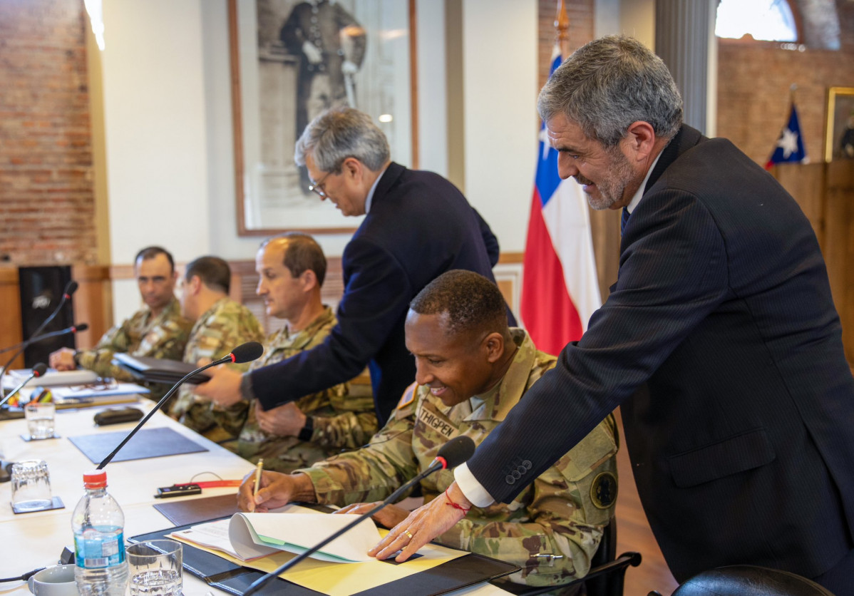 Firma de actas de Reunión Bilateral Foto US Army South