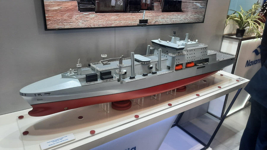 Maqueta buque logistico Navantia DSEI