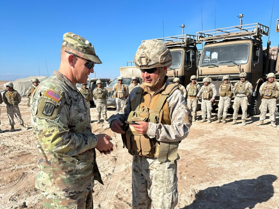 Oficiales de Estados Unidos en su vista al Grupo de Artillería 15 Traiguén del Ejército de Chile Foto United States Army South