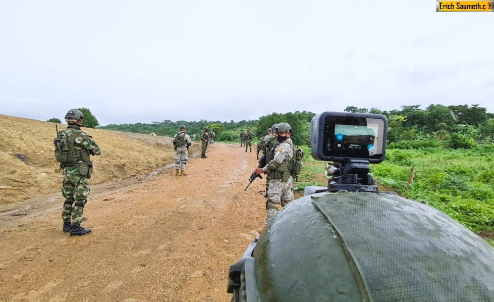 Tropas colombianas con GoPro. Foto Infodefensa (1)