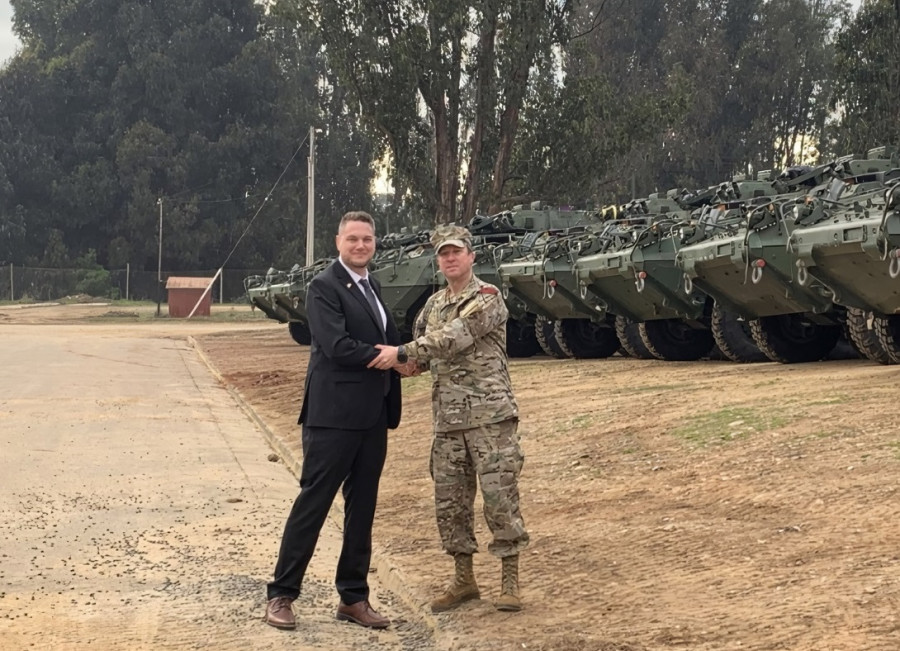 Entrega de carros NZLAV 8x8 a la Infantería de Marina de la Armada de Chile Foto Canadian Commercial Corporation