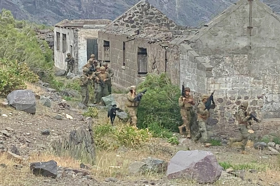 Alumnos del CBSA de Infantería realizando unidad de aprendizaje Escuadra de Fusileros Andinos Firma Escuela de Montaña del Ejército de Chile